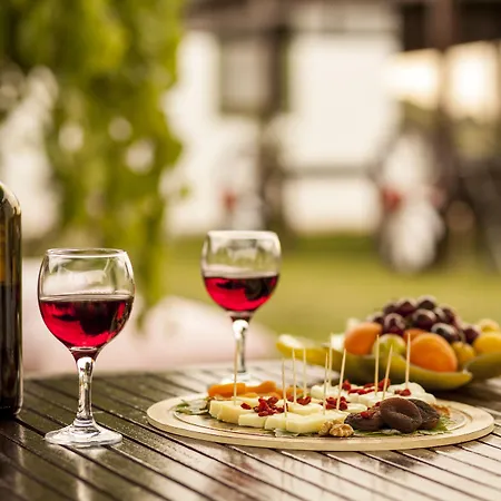 Bagban Bed & Breakfast 3*